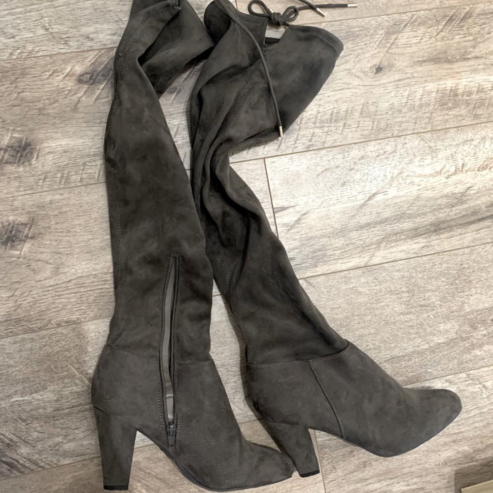 2 for 40: Knee high boots